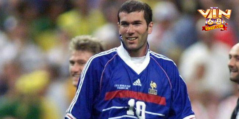 Zinedine Zidane – từ ngôi sao sân cỏ đến chiến lược gia lẫy lừng